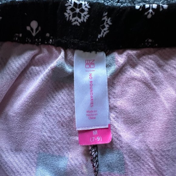 No Boundaries Women's Black & Red Reindeer Snowflake Pajama Pants Medium 7-9 - Picture 2 of 3